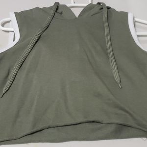 Green tanktop with hoodie